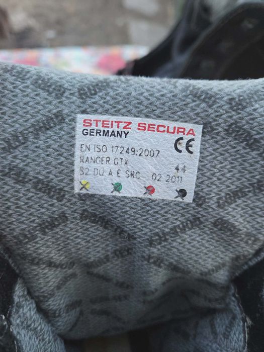 Papuci Gore Tex 44