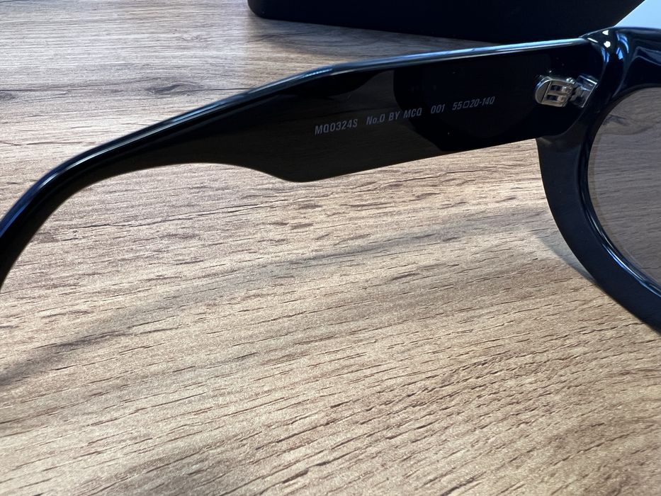 Уникални слънчеви очила  на  Alexander Mcqueen