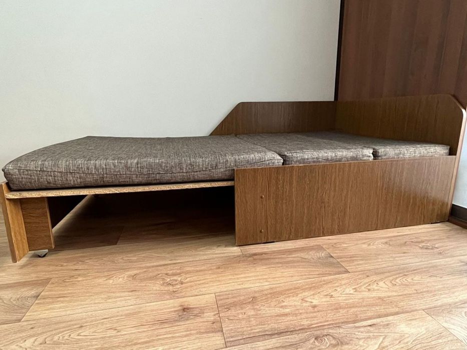 Тахта в очень хорошем состоянии