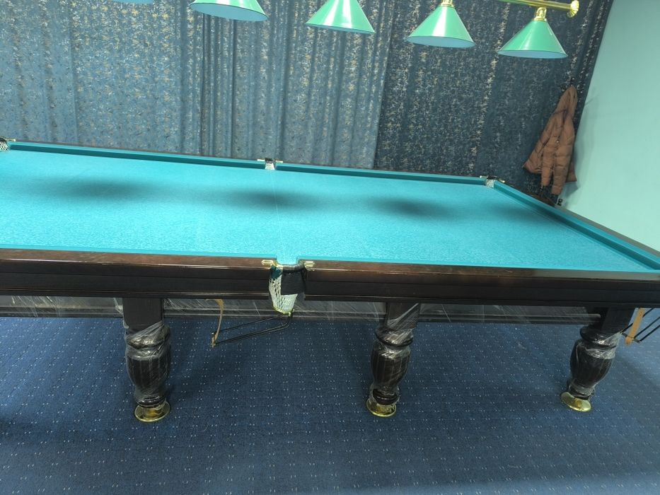 Бильярдный стол сотилади