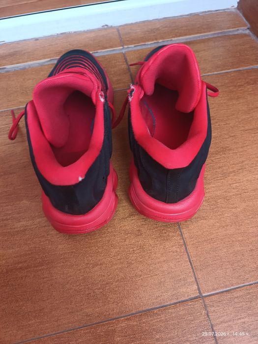 Маратонки  Nike  номер 42