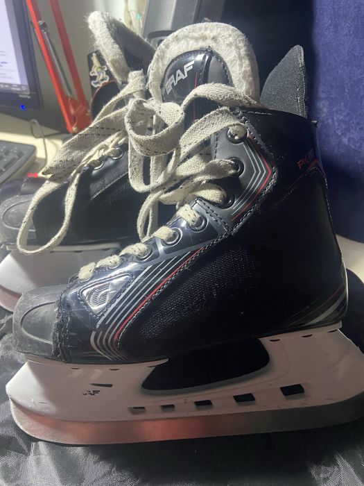 Коньки хоккейные