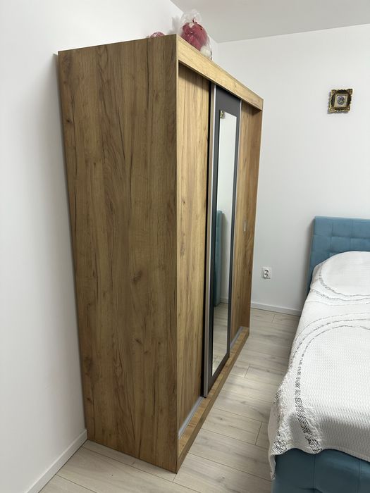 Dulap haine 3 usi, ca nou