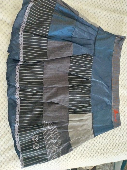 Fusta"Desigual" eleganta .
