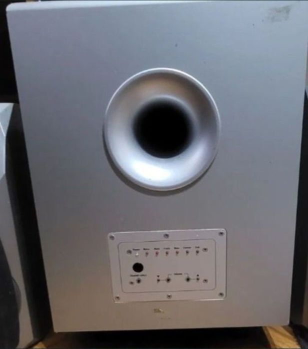 Minge basketball ( subwoofer activ Teufel Concept E Magnum Power)