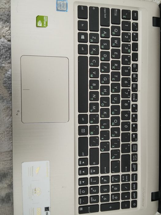 Ноутбук сатылады