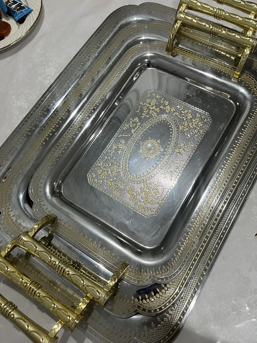 Поднос,3 шт 3000 тг……………..