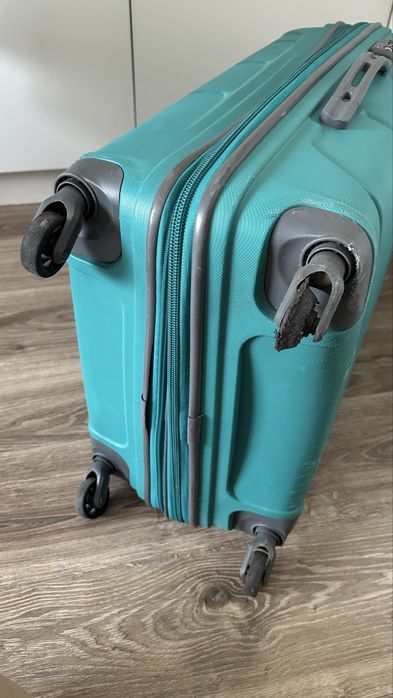 Продаю классный чемодан