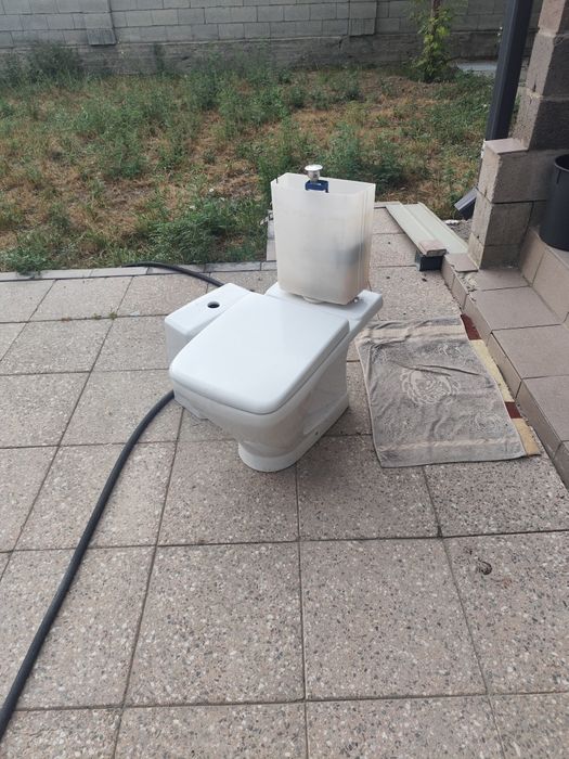 Срочо бесплатно унитаз