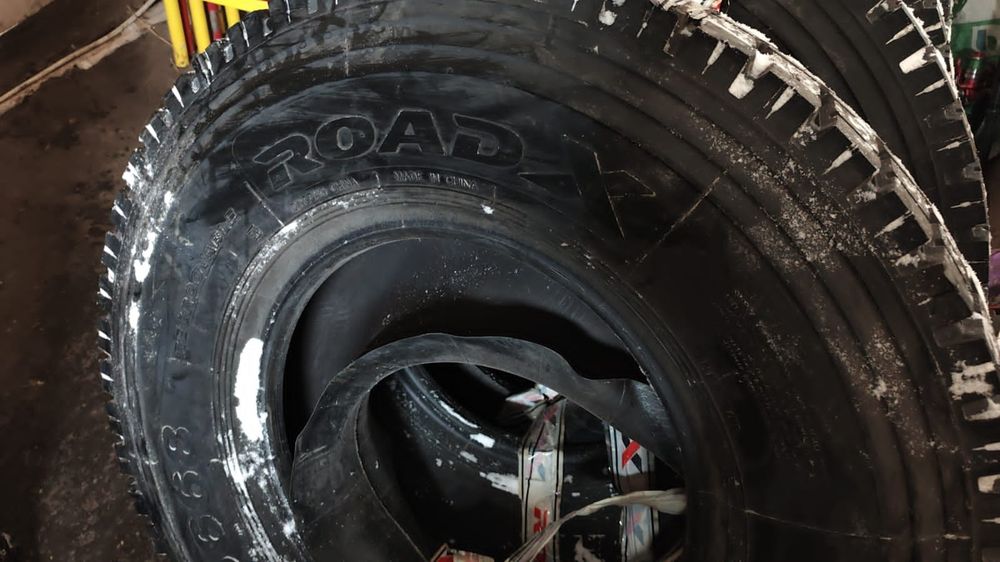 Новая резина 10.00.20