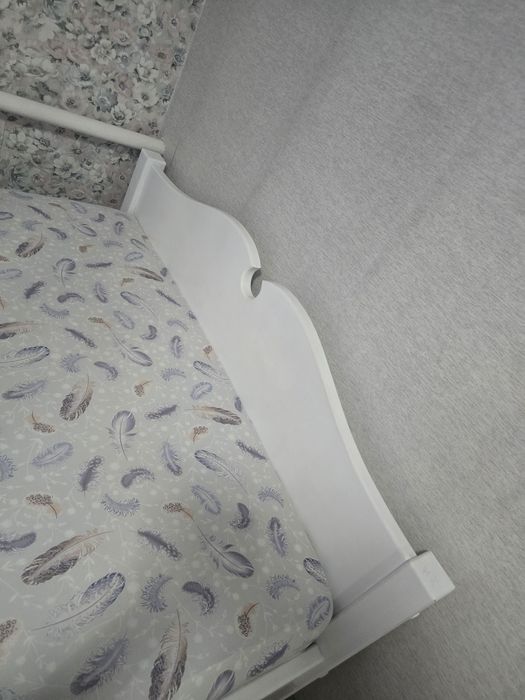 Продам кровать дерево