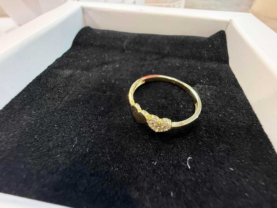 Златен пръстен 14К – 1.32 г – Нов