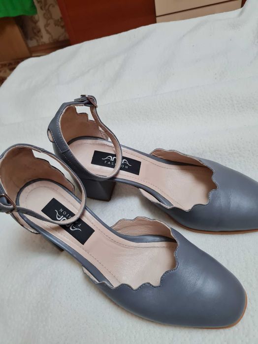 pantofi din piele marime 38