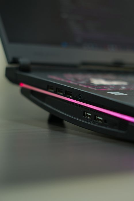 ASUS ROG STRIX G17 / i7 / RTX 2070 SUPER / 32GB / 2TB / 144Hz