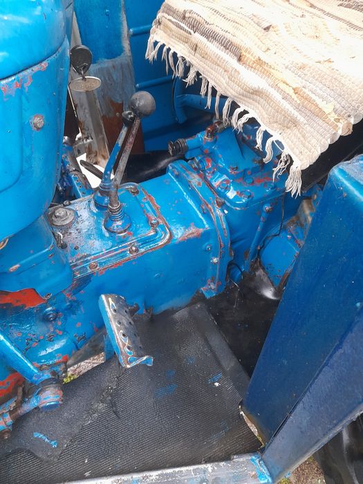 Трактор,    малък         форд 2600