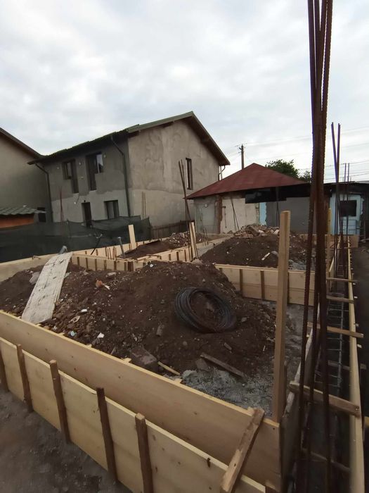 Ofer servicii pentru amenajări interioare și exterioare