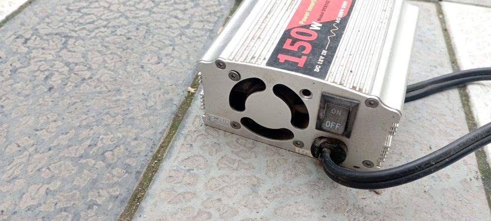 Автомобильный инвертор 150Вт 12в-220в