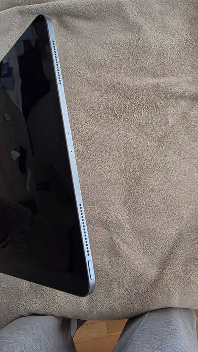 Apple iPad Pro 12.9” – перфектно състояние + Apple Pencil – подарък