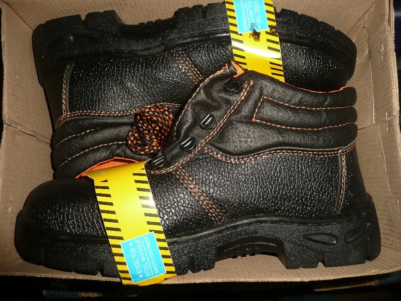 Работни обувки с метално бомбе