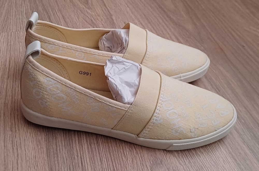 Слипоны новые, 3000