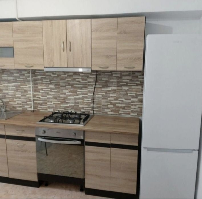 Închiriez apartament