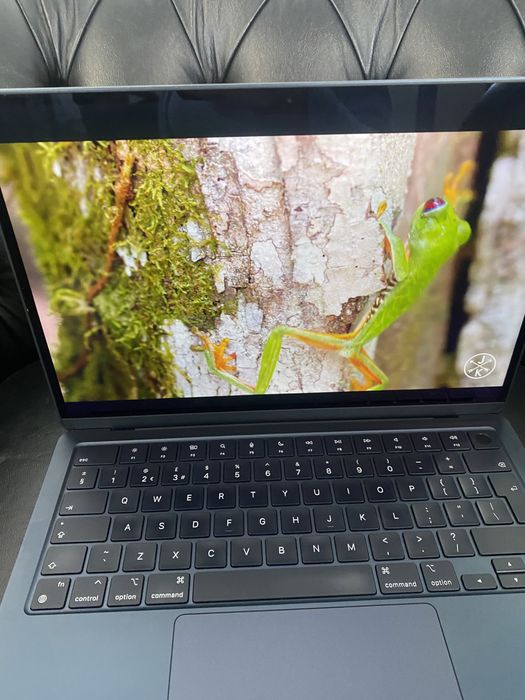 MacBook Air M2 13-inch/ 256 Gb / Space Gray / Cod produs: JXQP
