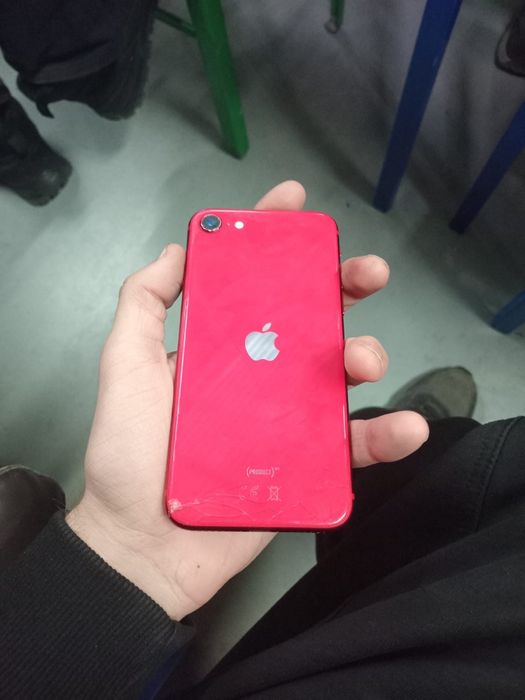 iPhone SE(2020) 64 GB 100%