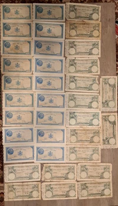 Vand sau schimb Colectie 277 monede si 72 de bancnote