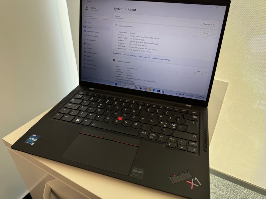 Lenovo ThinkPad X1 Carbon Gen 11 - i7 1365u - 32 GB RAM - 1 TB SSD - TouchScreen - Garantie 2 ani