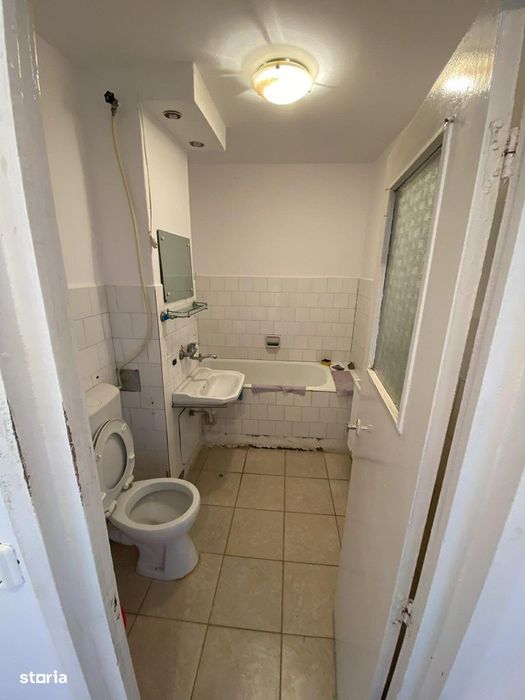 Apartament 3 camere de vanzare , Independetei M17 , et.4 , 72.900 euro
