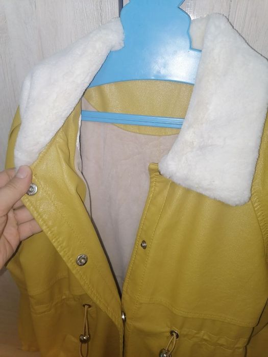 Тёплая курточка для девочек