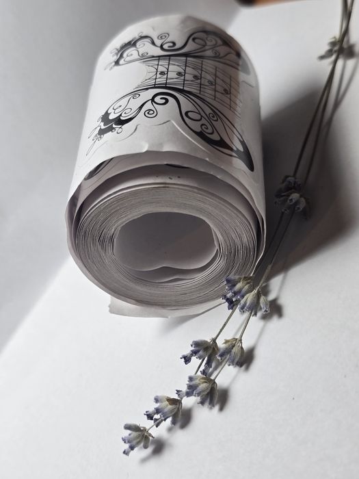 Vand șabloane pentru unghii