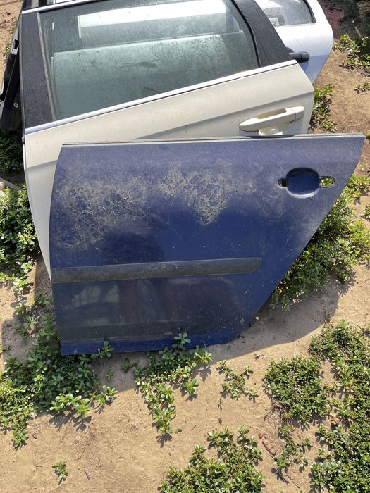 Fata usa stanga spate volkswagen golf 5 hatchback dezmembrari