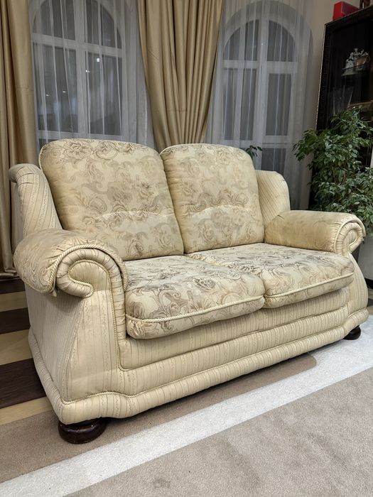 Продам двух местный диван