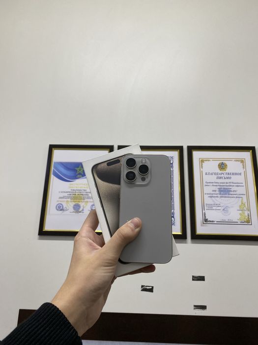 Продам срочно iPhone 15 Pro 256GB