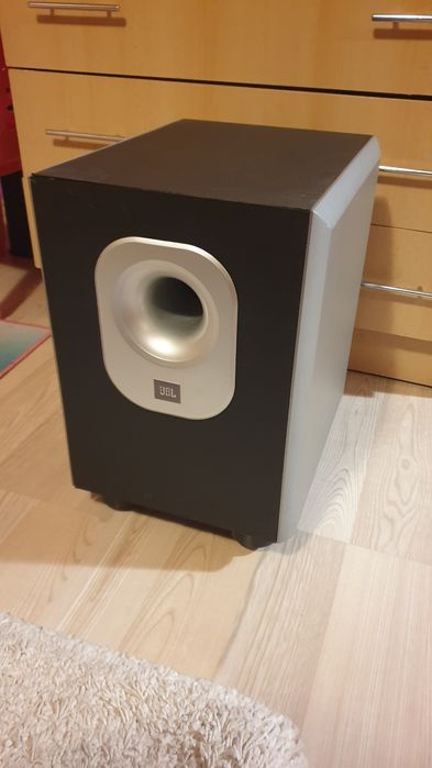 Subwoofer    JBL