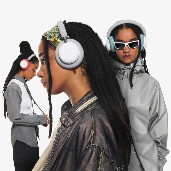 Слушалки CMF by Nothing Headphone Pro ANC Hi-Res светло сиви