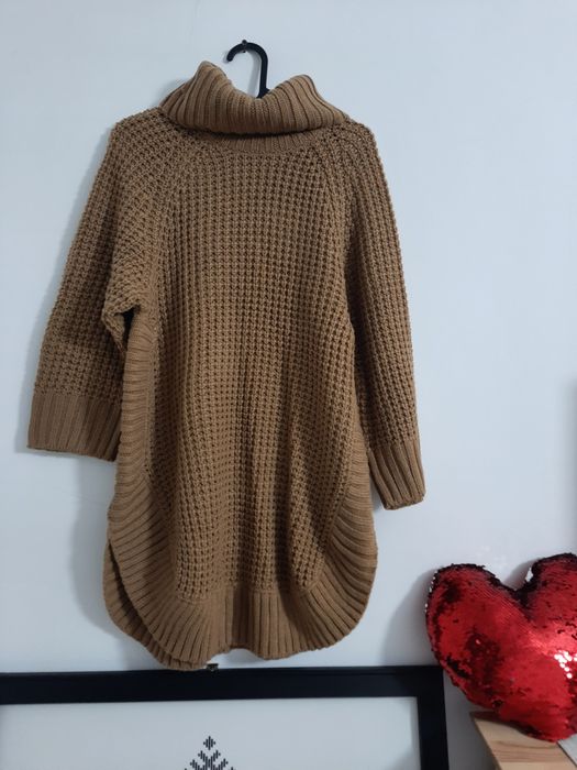 Pulover maro nou pret 50 lei