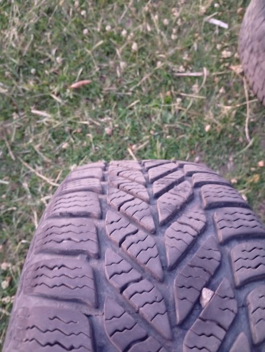 Roti 195 65 R15
"Vând anvelope 195/65