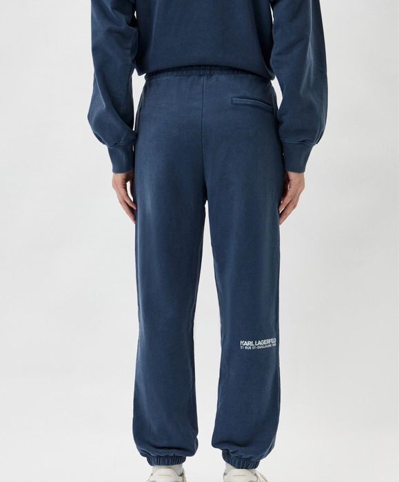 Костюм спортивный