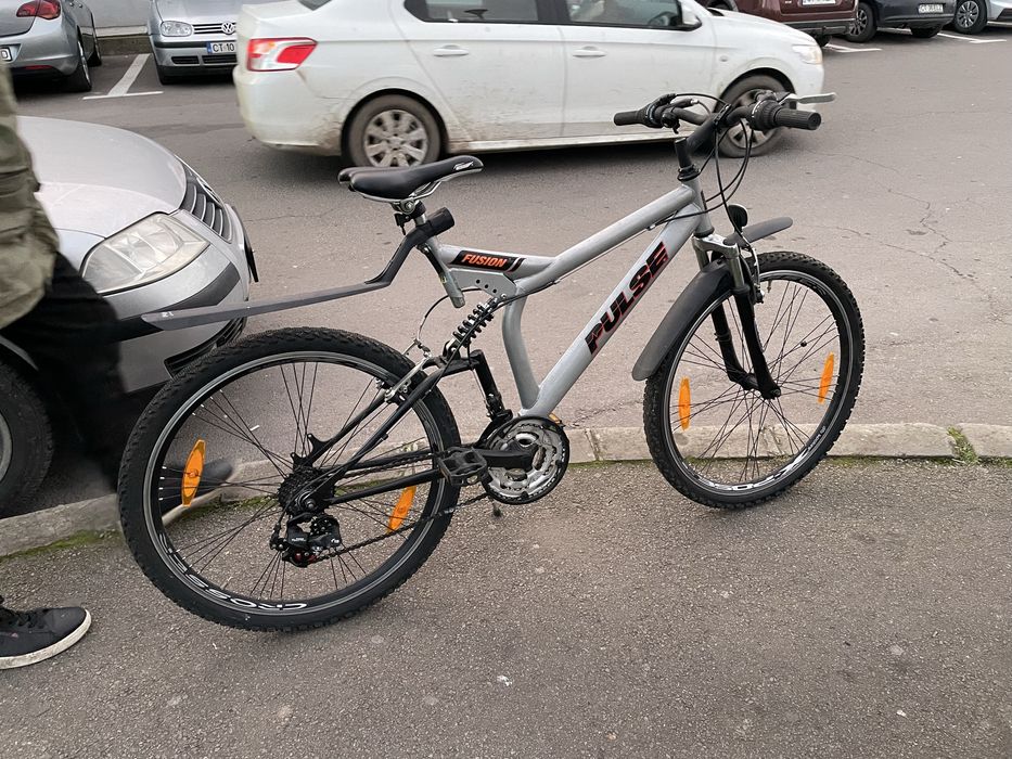 Bicicleta full suspension downhill 26”