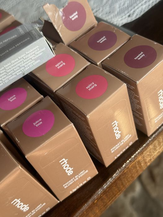 Rhode pocket blush