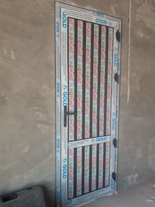 Пластиковые и алюминиевые окна двери.