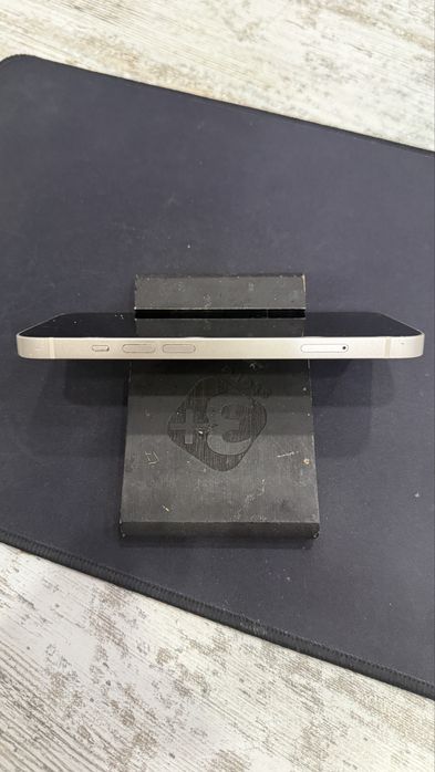 Продам айфон 13.