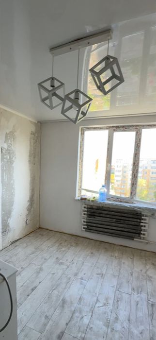 Продам люстру