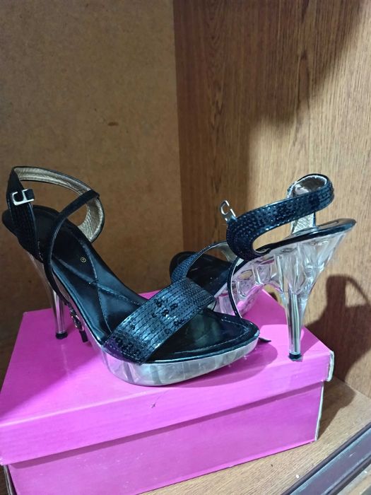 Стильные женские туфли