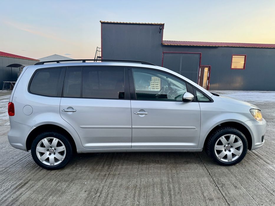 VW Touran Facelift / 1.6 TDI 105Cp / Automat / 2012