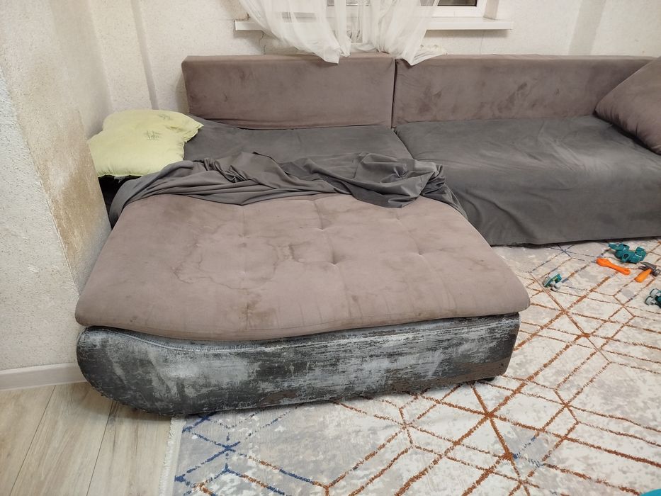 Отдам диван даром