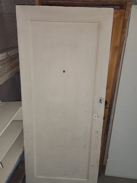 Эшик ва Ромлар 99 минг сумдан б/у срочно сотилади