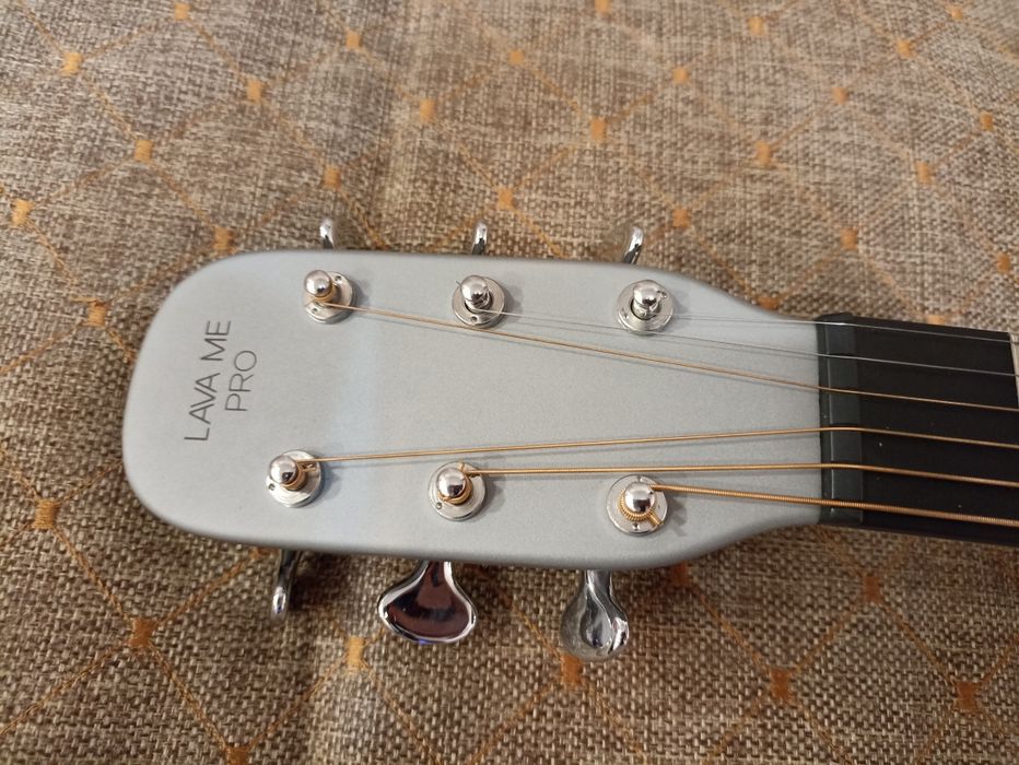 Продам или обменяю гитара Lava me Pro